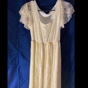 BRAND NEW WOMANS LG LACE MAXI DRESS